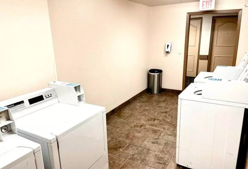 هتل Clarion Pointe Wenatchee