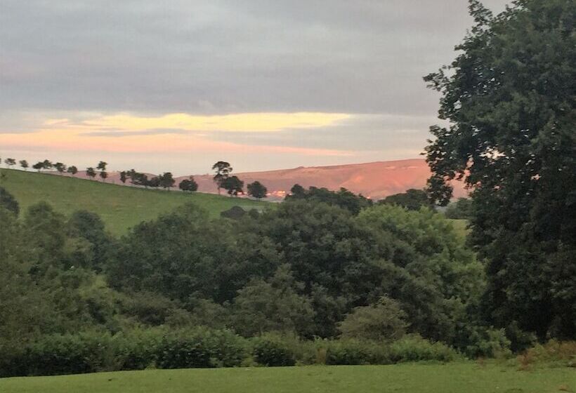 Long Mountain Centre