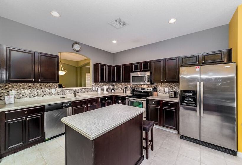 Emerald Island #1 7 Bed 6 Baths Villa