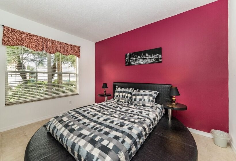 Emerald Island #1 7 Bed 6 Baths Villa