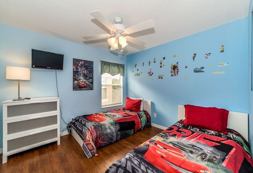 Emerald Island #1 7 Bed 6 Baths Villa