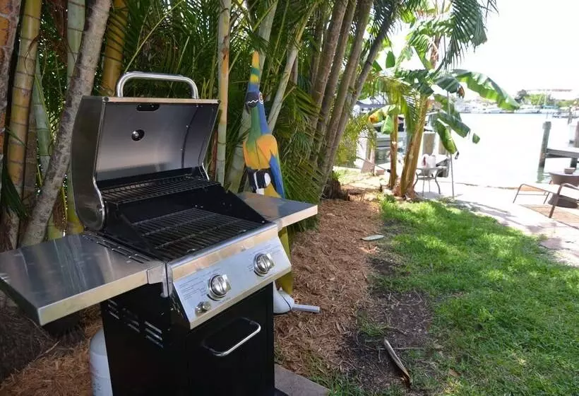 Oasis At John S Pass Madeira Beach