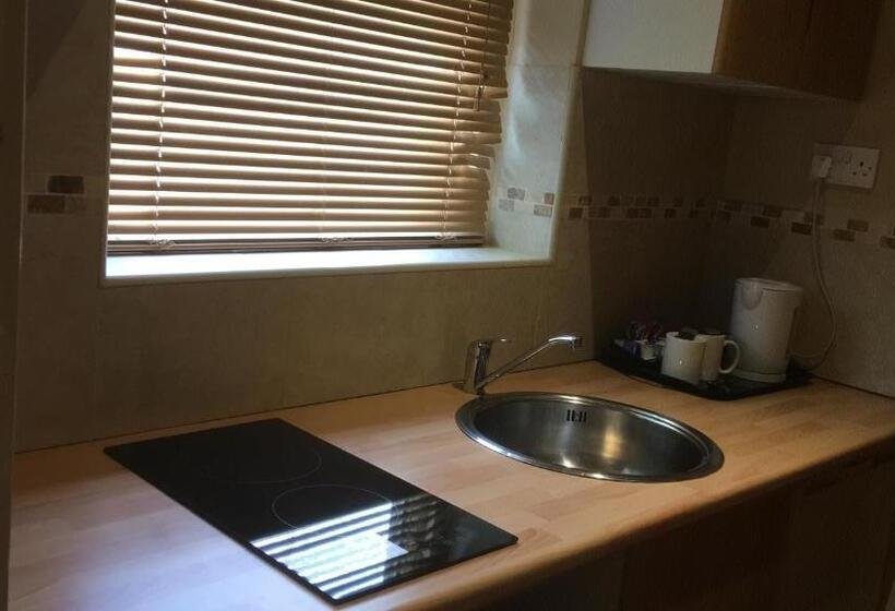 The Bull And Bush Hotel Kingston