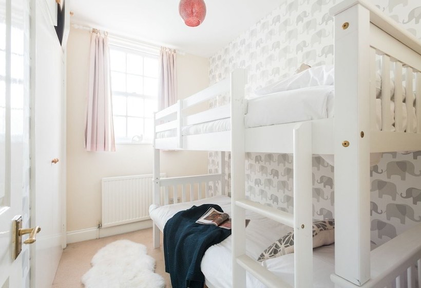 The Lapis Lounge   Large 3bdr House At River Avon