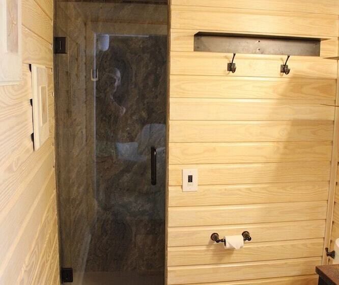 6west Beach Cottages