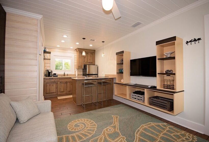 6west Beach Cottages