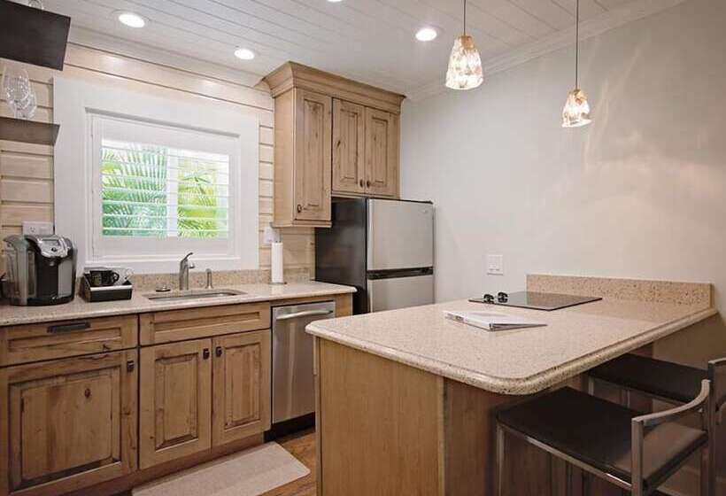 6west Beach Cottages