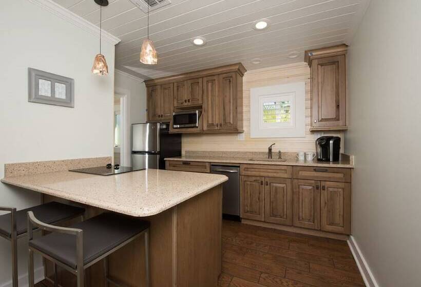 6west Beach Cottages