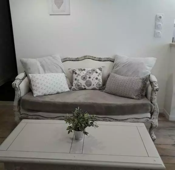 Appartement 2 Pièces Le 32 Bis