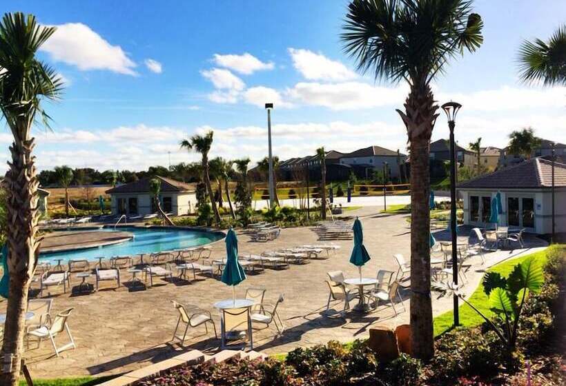 Champions Gate #6   The Retreat   8 Bed 5 Baths Villa