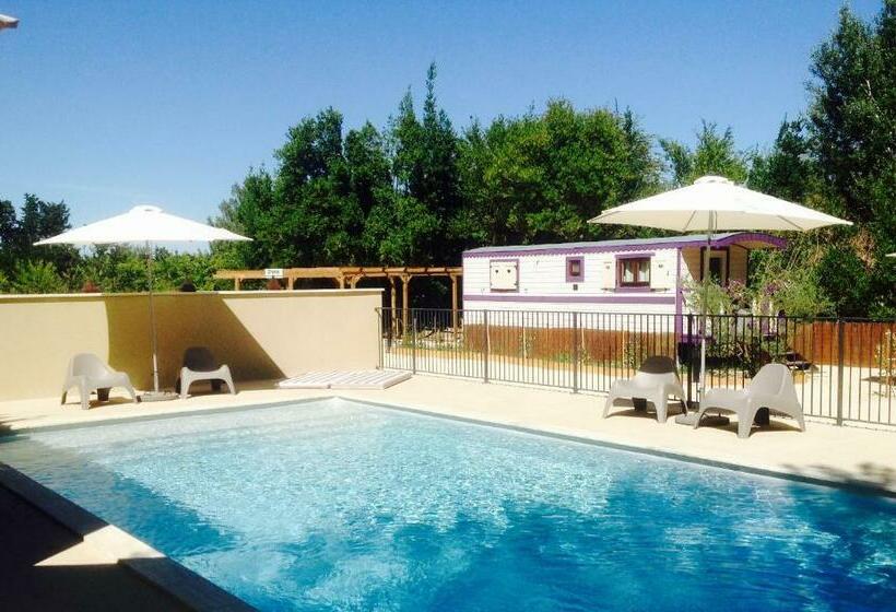 Отель Des Roulottes En Provence