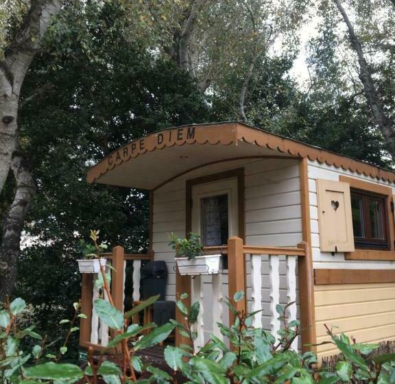 Отель Des Roulottes En Provence