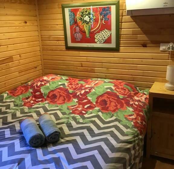 Отель Des Roulottes En Provence