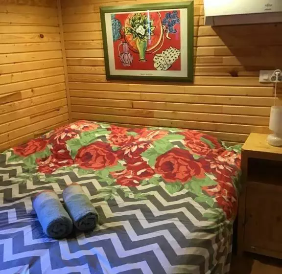 Hotelli Des Roulottes En Provence