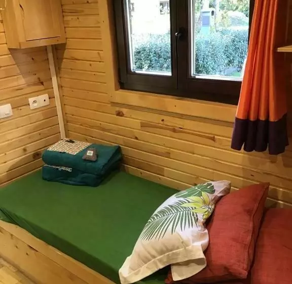 Hotelli Des Roulottes En Provence