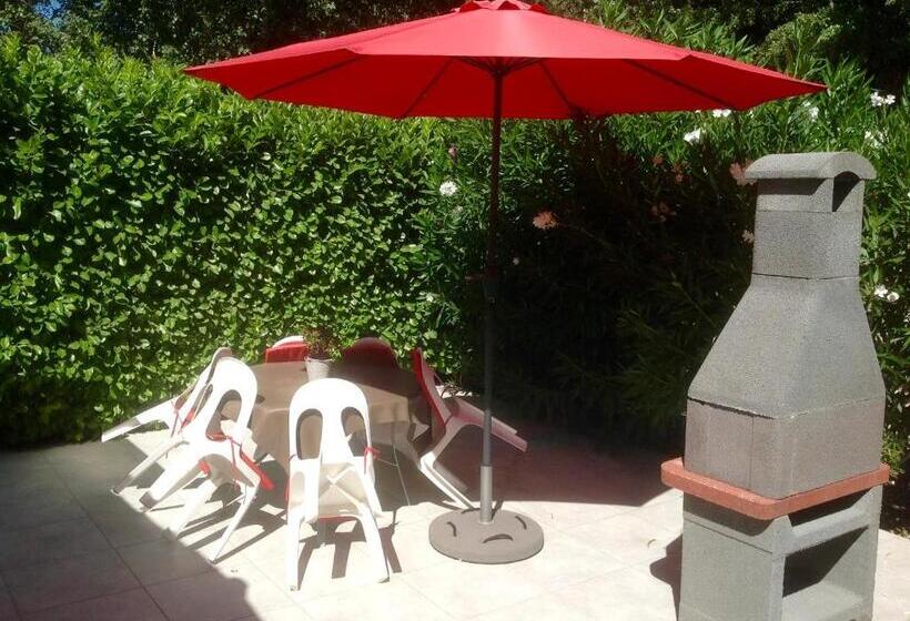 Отель Des Roulottes En Provence