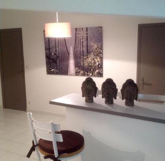 Отель Des Roulottes En Provence