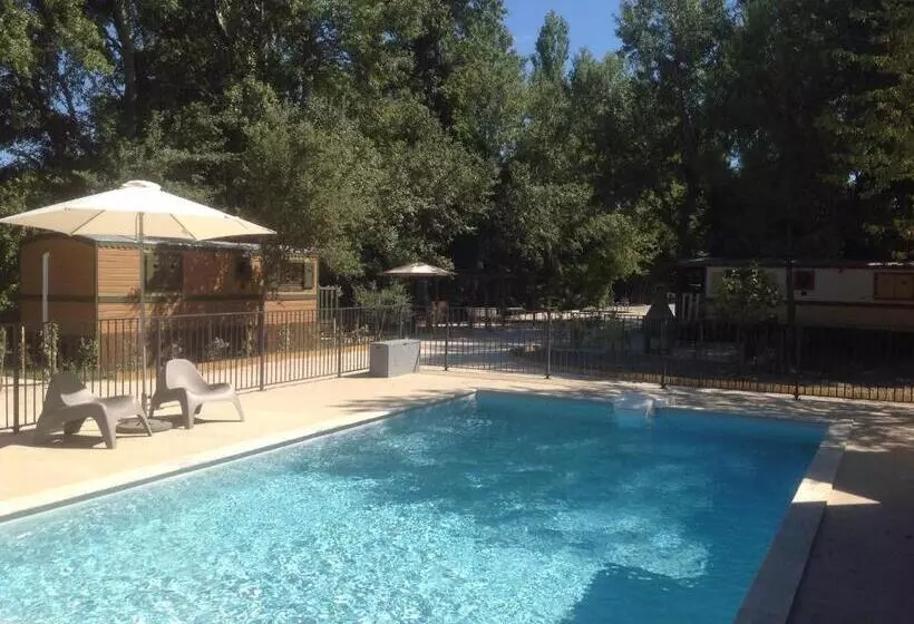 Hotelli Des Roulottes En Provence