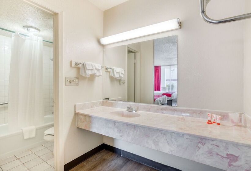 Oyo Hotel Waco University Area I 35