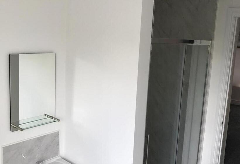 פנסיון Botley Town House