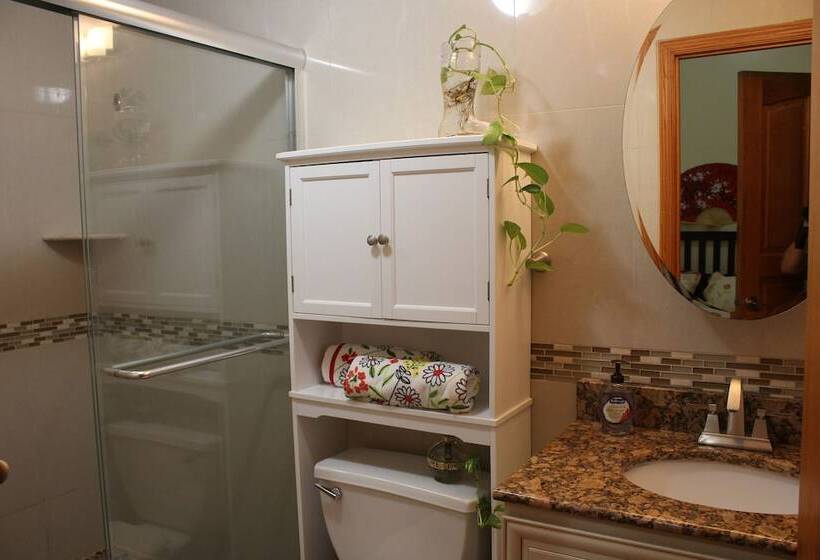 پانسیون Fairmount Guest House