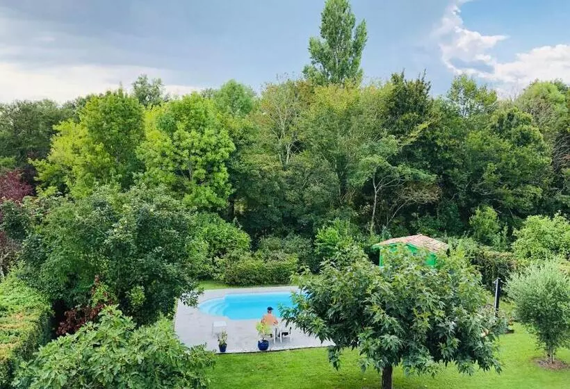 Majatalo L Eau Bourde