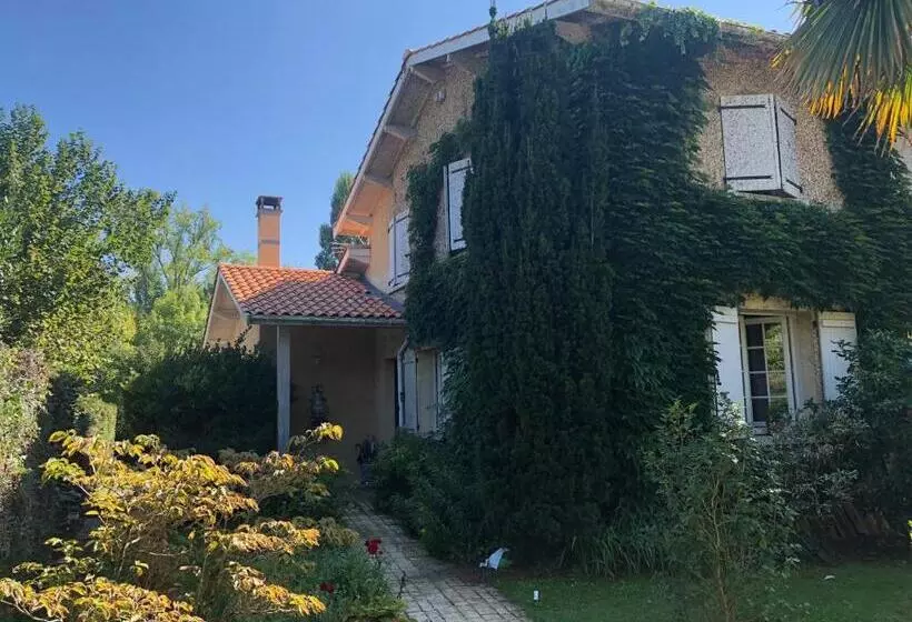 Majatalo L Eau Bourde