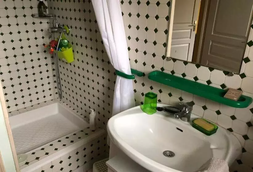 Majatalo L Eau Bourde