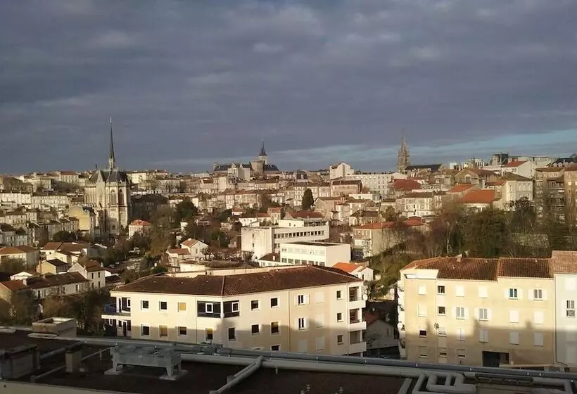 Aamiaismajoitus (B&B) La Tour De Lavalette