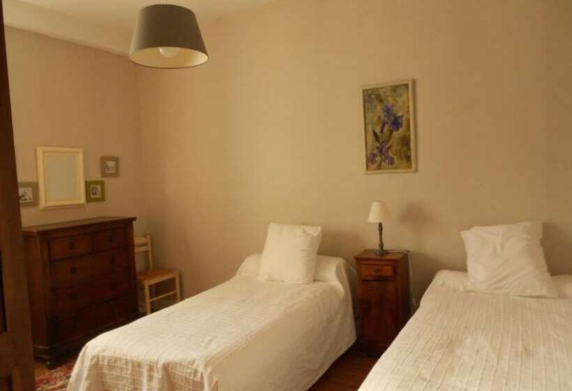 مبيت وإفطار La Tour De Lavalette