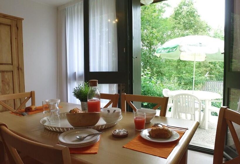 ホテル Vvf Cantal Champs Sur Tarentaine