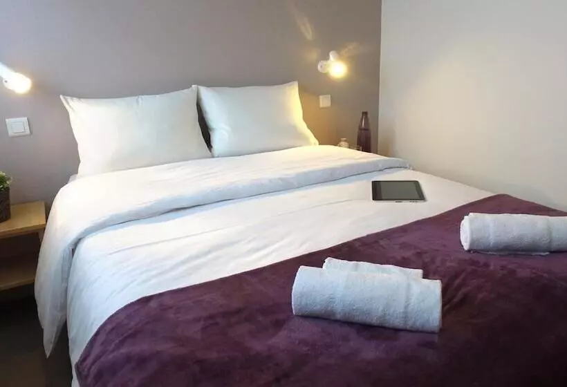 Hotelli Vvf Cantal Champs Sur Tarentaine