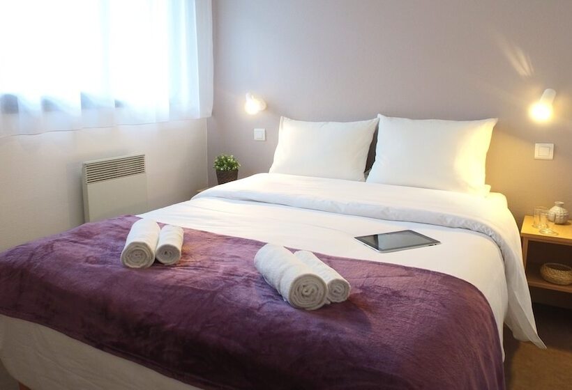 ホテル Vvf Cantal Champs Sur Tarentaine