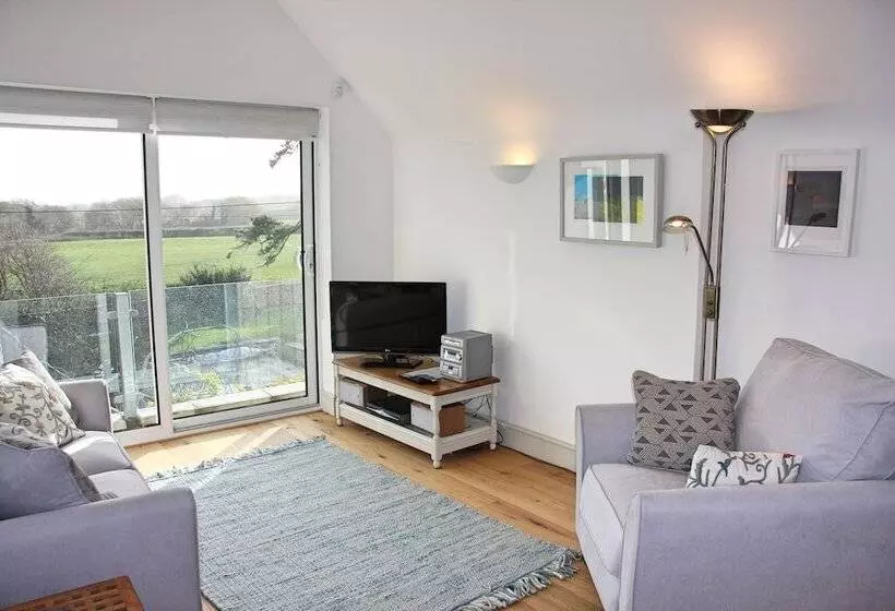 Marshlands Annexe