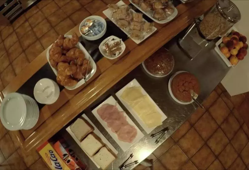 پانسیون Hostal Mendilatz