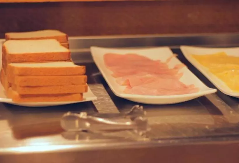 پانسیون Hostal Mendilatz