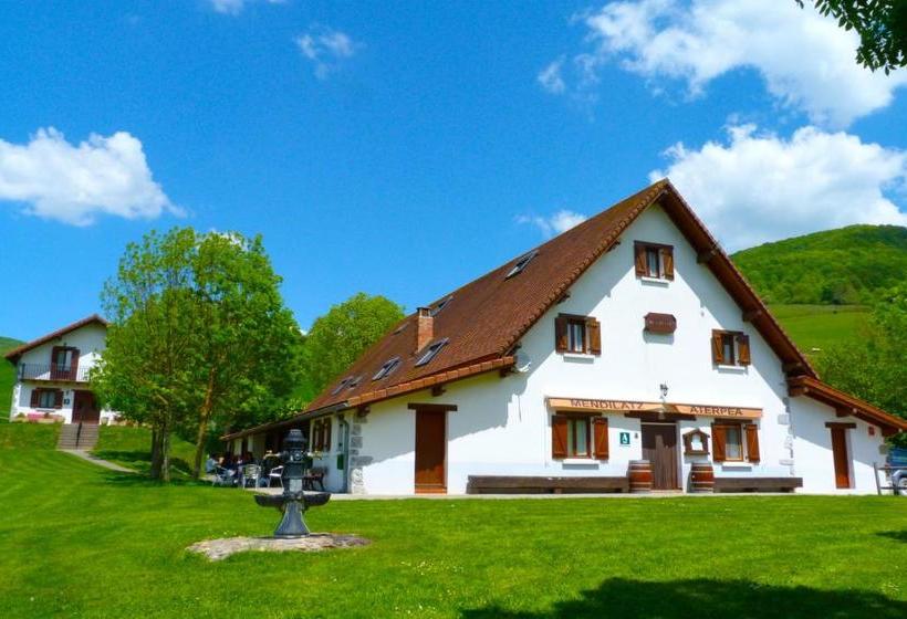 بنسيون Hostal Mendilatz