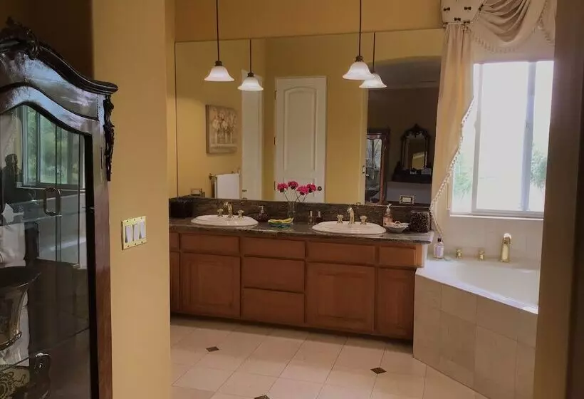 Sunshine Mountain Bed And Breakfast