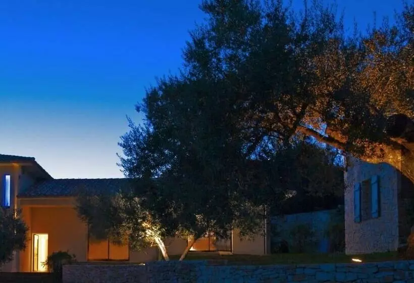 Villa Sanchez