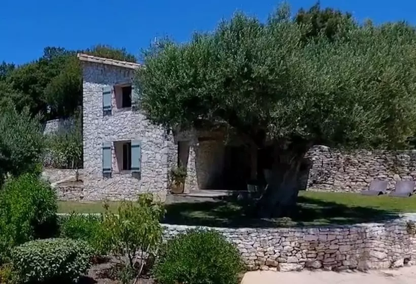 Villa Sanchez
