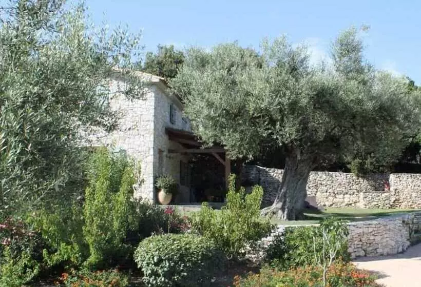 Villa Sanchez
