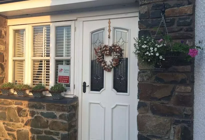 Snowdonia Snug   Studio Style Accommodation