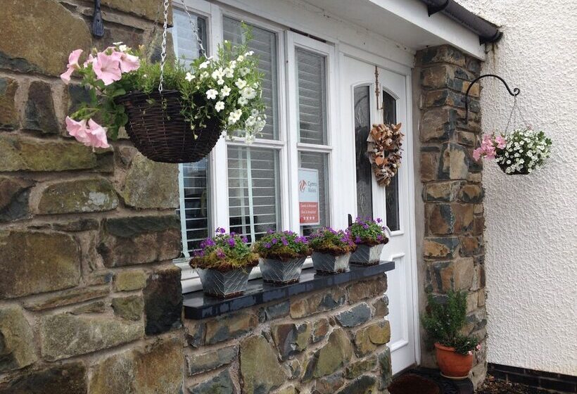 Snowdonia Snug   Studio Style Accommodation