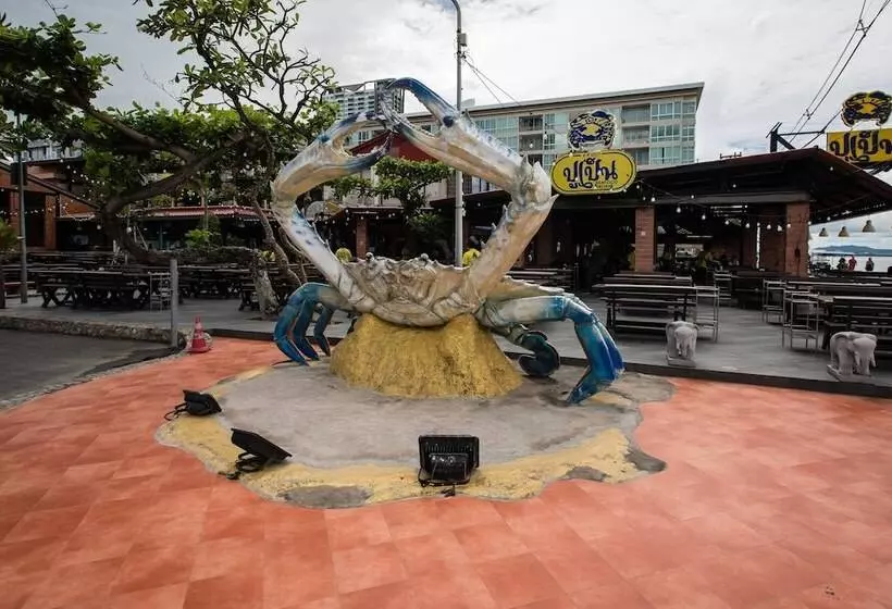 Nagawari Art Maldives Pattaya Villa