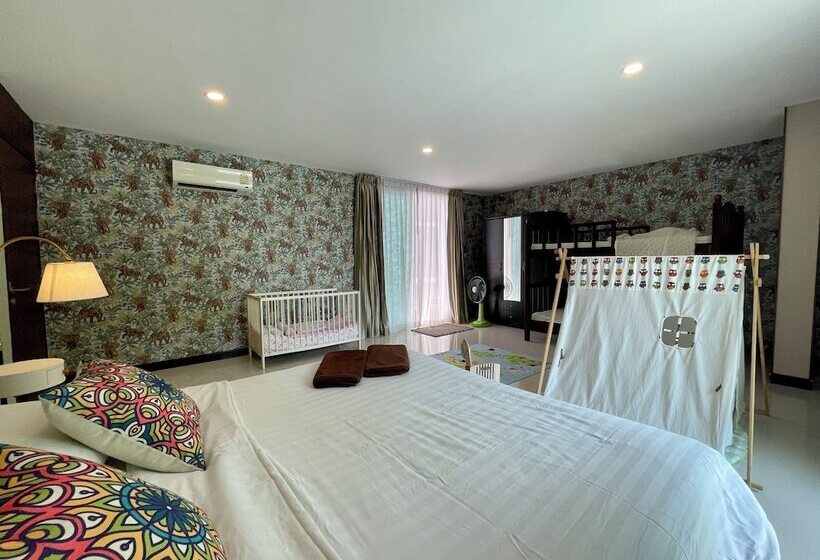 Nagawari Art Maldives Pattaya Villa