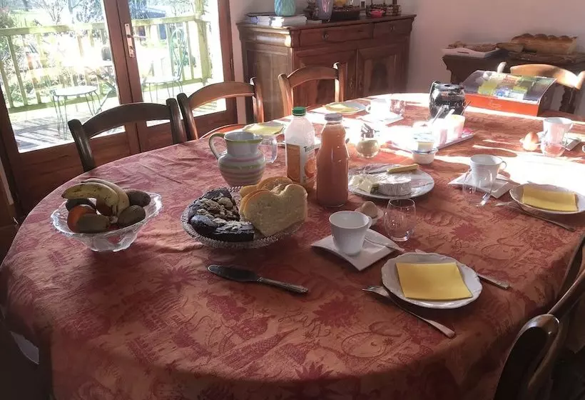تختخواب و صبحانه La Bonnauderie