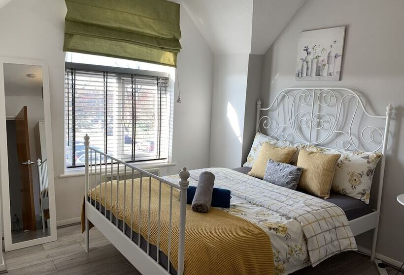 Eskdaill Place Apartment