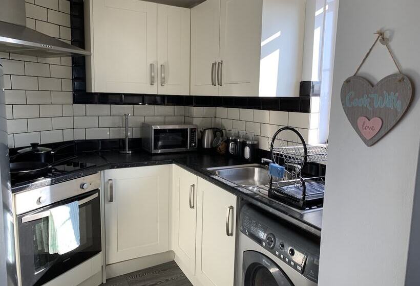 Eskdaill Place Apartment