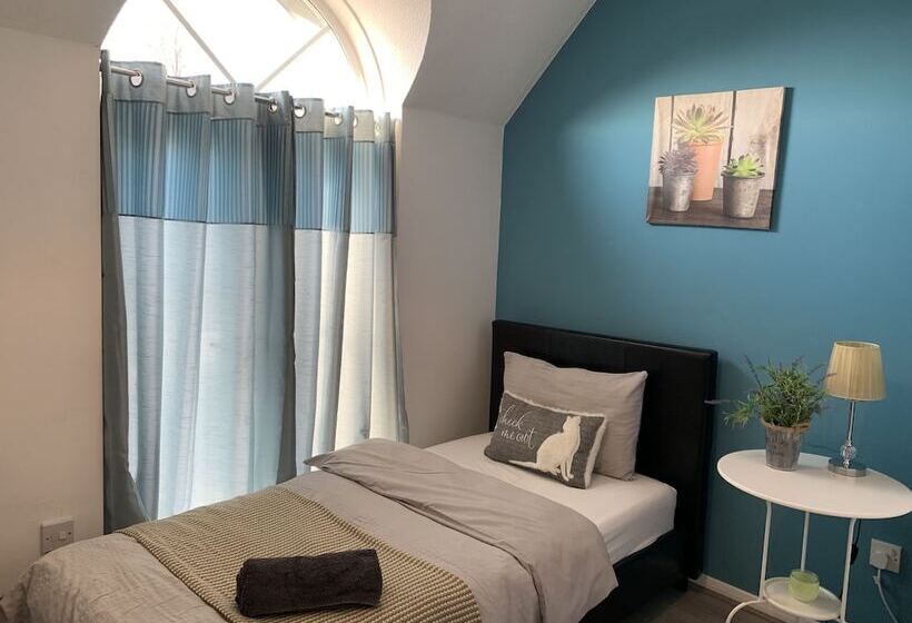 Eskdaill Place Apartment