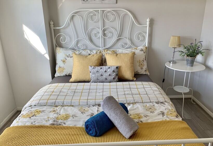 Eskdaill Place Apartment